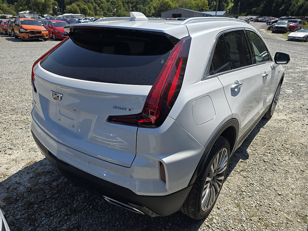 Used 2025 Cadillac XT4 Premium Luxury w/ Cold Weather Package AWD/4WD image 3