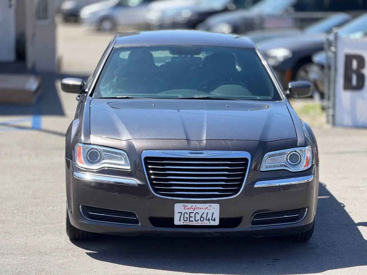 Used 2014 Chrysler 300 Limited RWD image 3