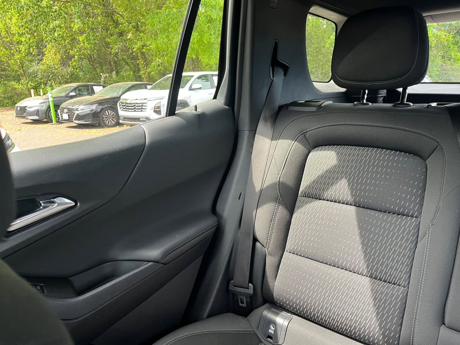 Used 2025 Chevrolet Equinox LT FWD image 34