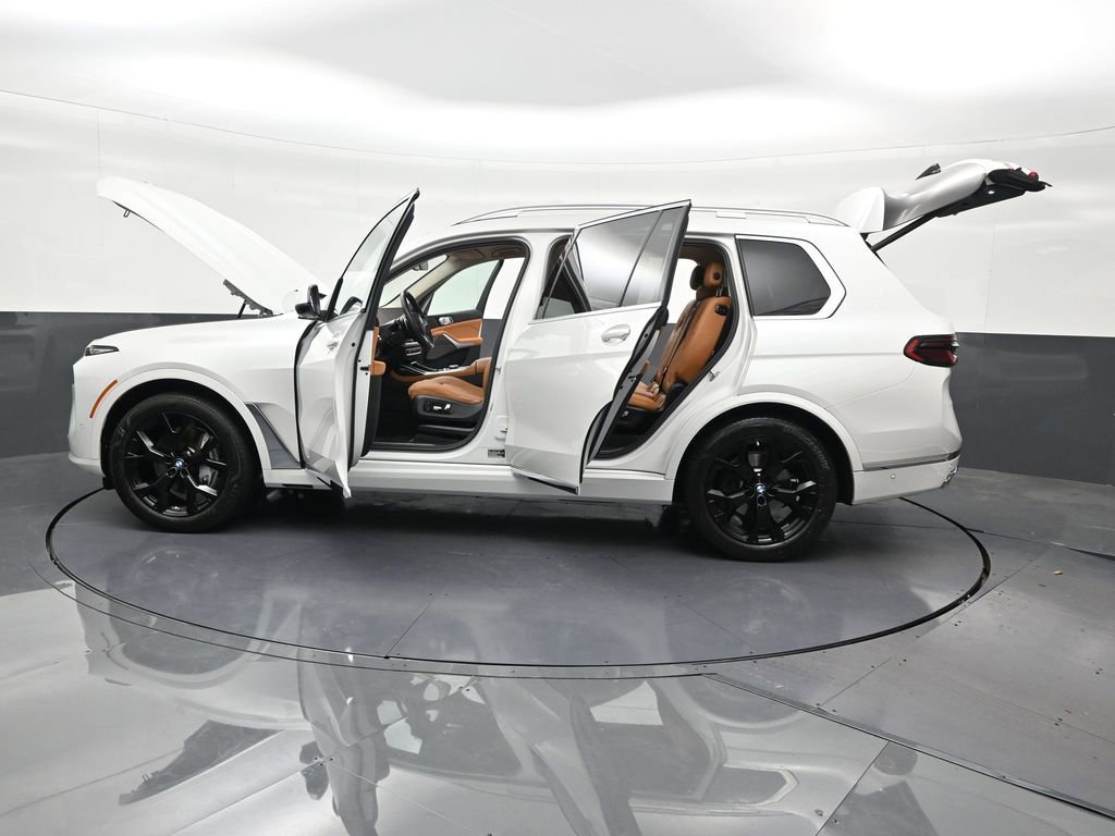 Used 2024 BMW X7 xDrive40i w/ Premium Package image 34