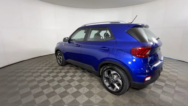 Used 2023 Hyundai Venue SEL FWD image 9
