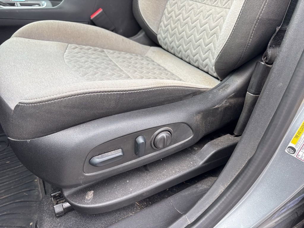 Used 2024 Chevrolet Equinox LS w/ LS Convenience Package image 22
