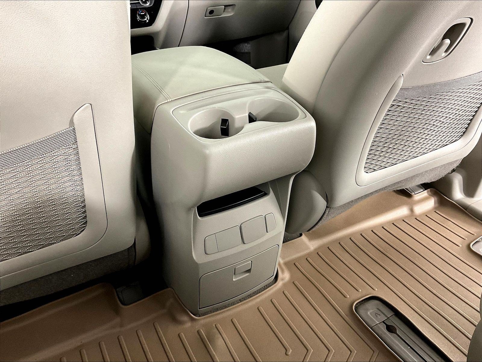 Used 2020 Kia Sedona L FWD image 10