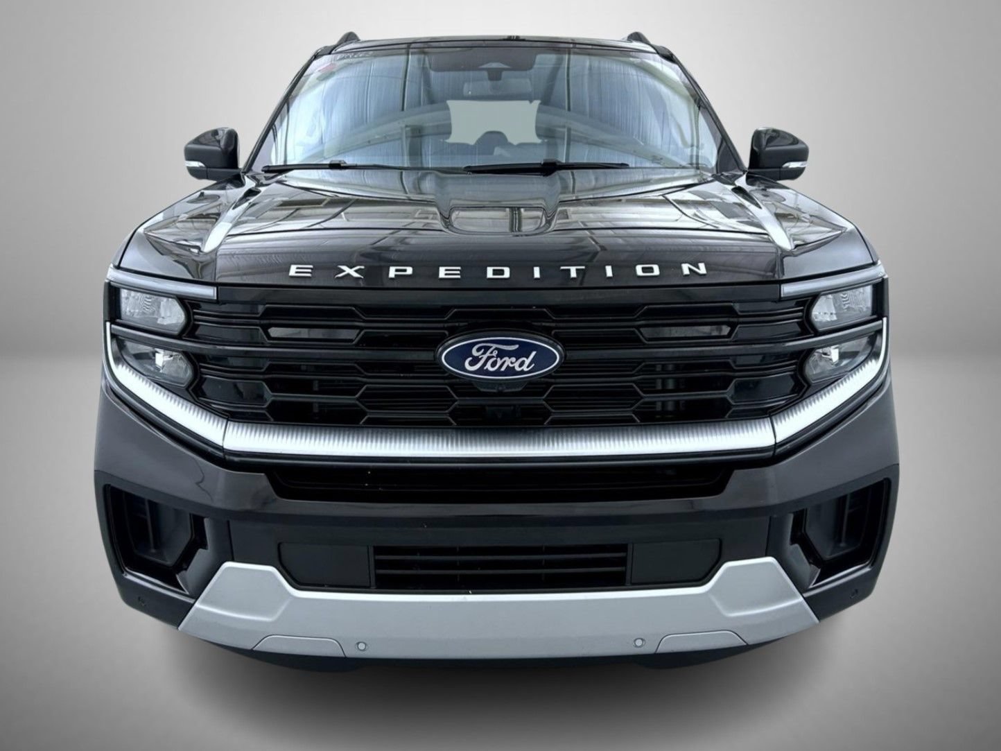 Used 2025 Ford Expedition Platinum AWD/4WD image 2