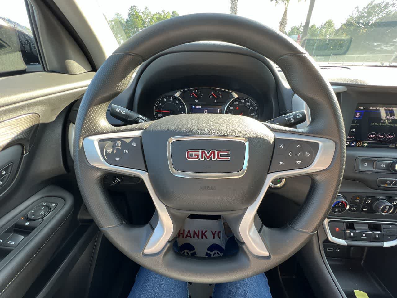 Used 2022 GMC Terrain SLE w/ Driver Convenience Package FWD image 11
