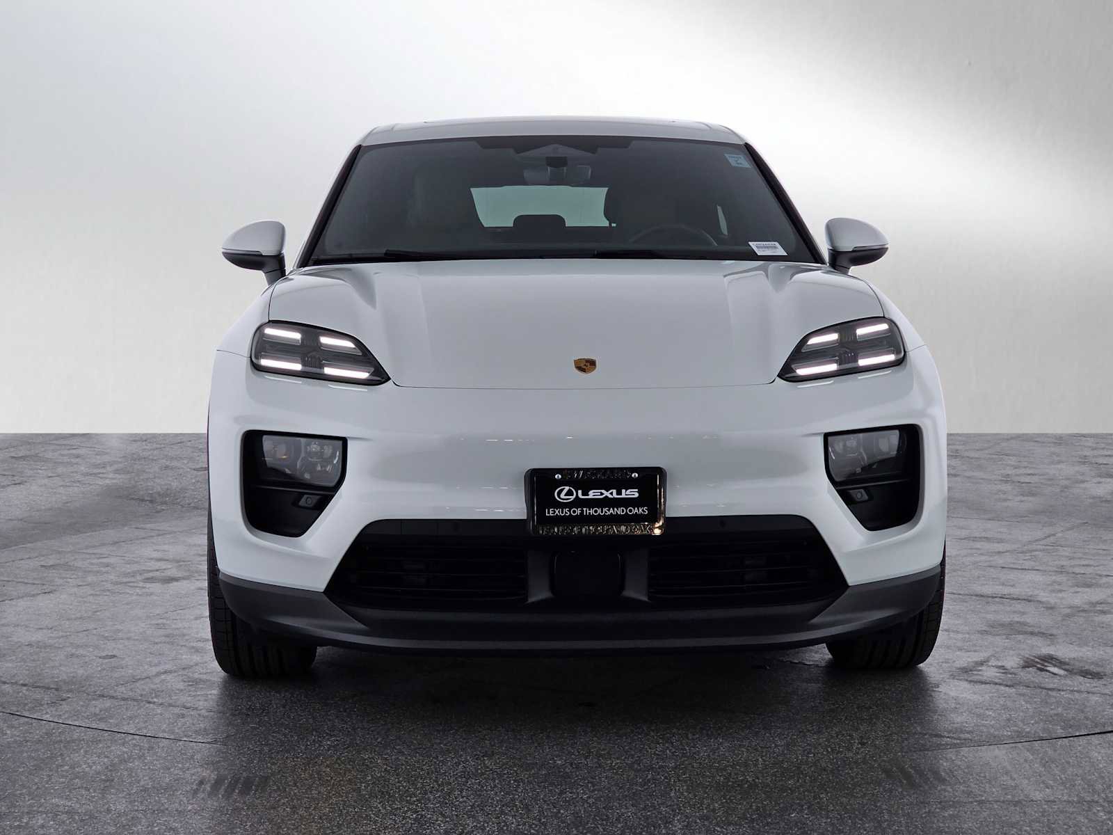 Used 2024 Porsche Macan 4 Electric image 8