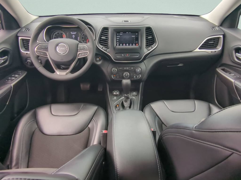 Used 2020 Jeep Cherokee Latitude Plus AWD/4WD image 11