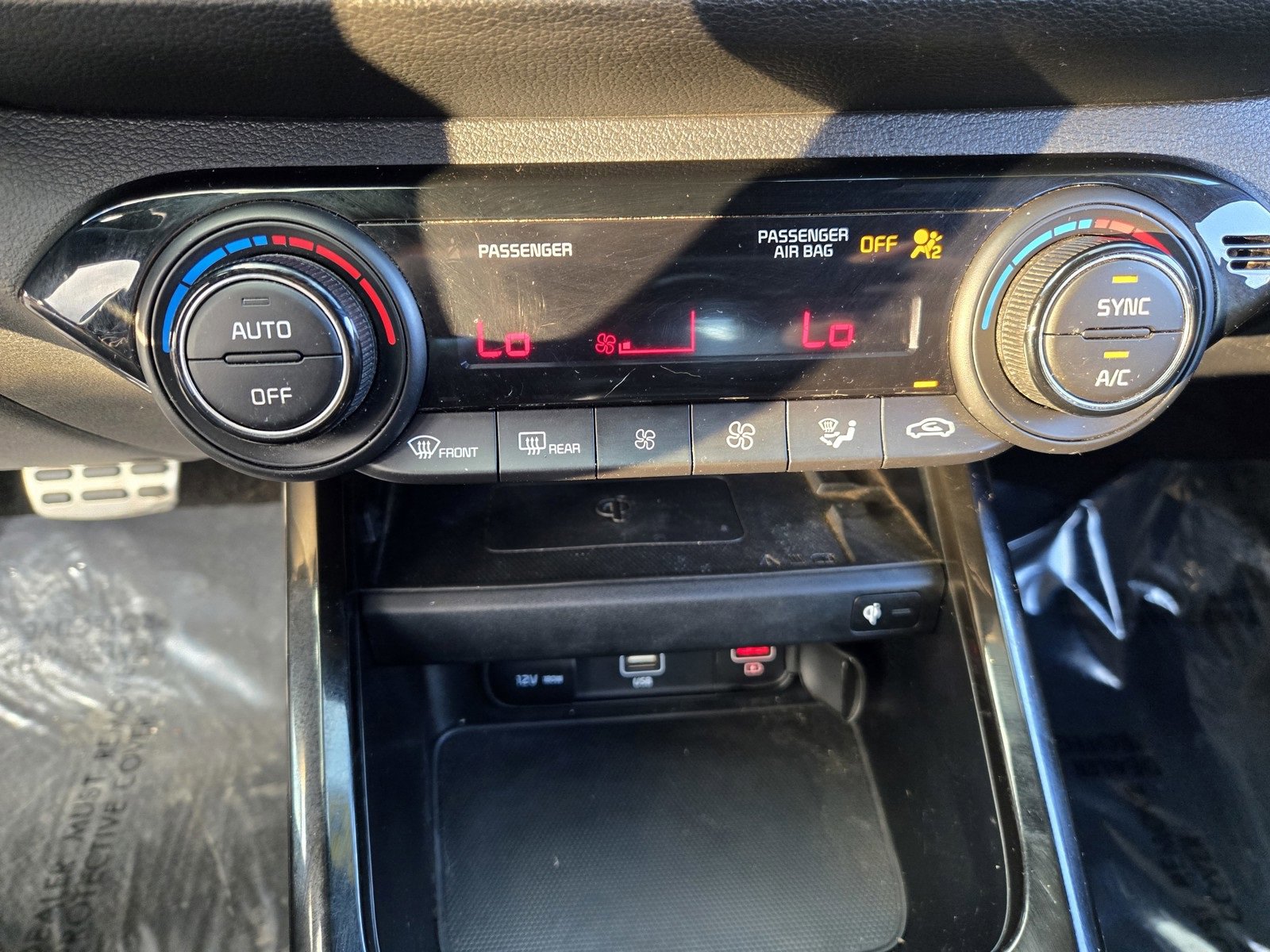 Used 2024 Kia Forte GT-Line w/ GT-Line Premium Package image 19