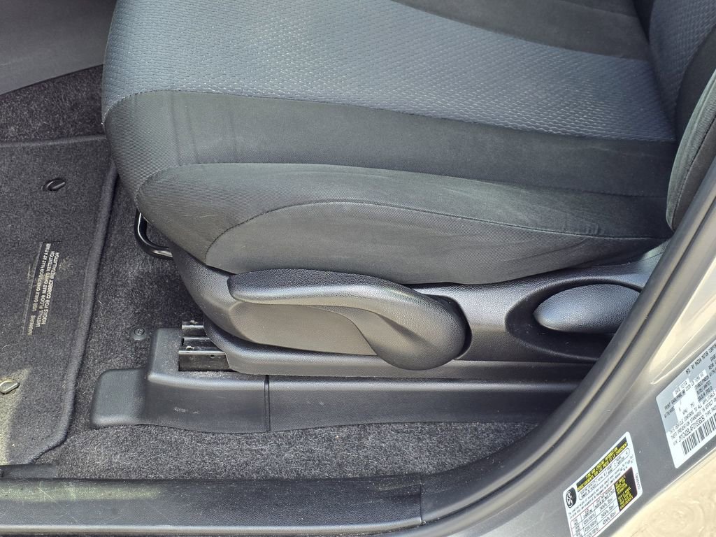 Used 2015 MAZDA MAZDA5 Sport image 17