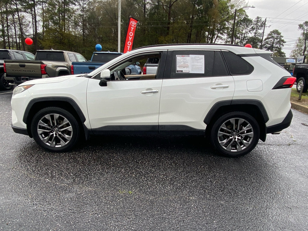 Used 2019 Toyota RAV4 Limited w/ Advanced Technology Package image 3