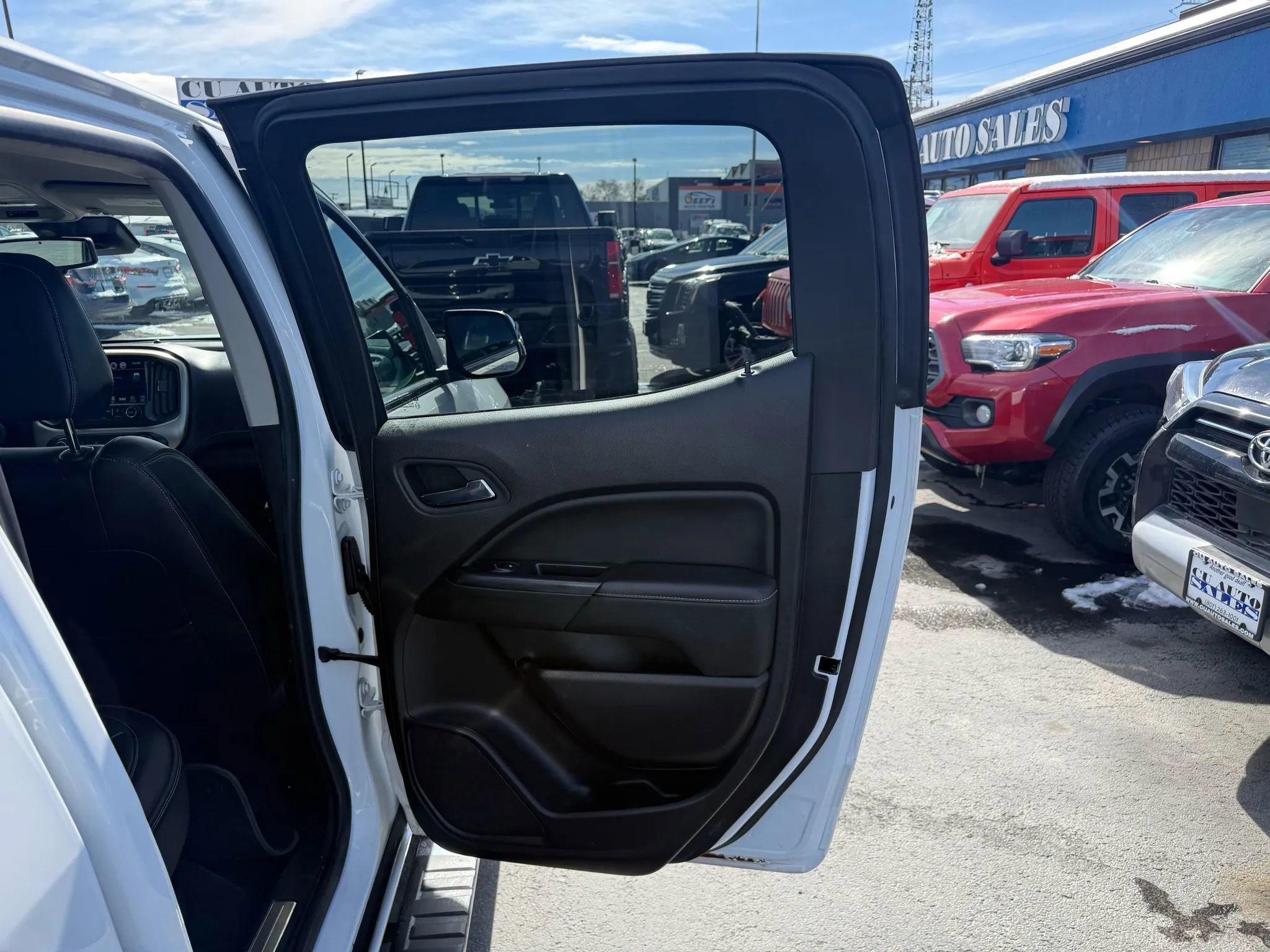 Used 2017 GMC Canyon Denali image 33