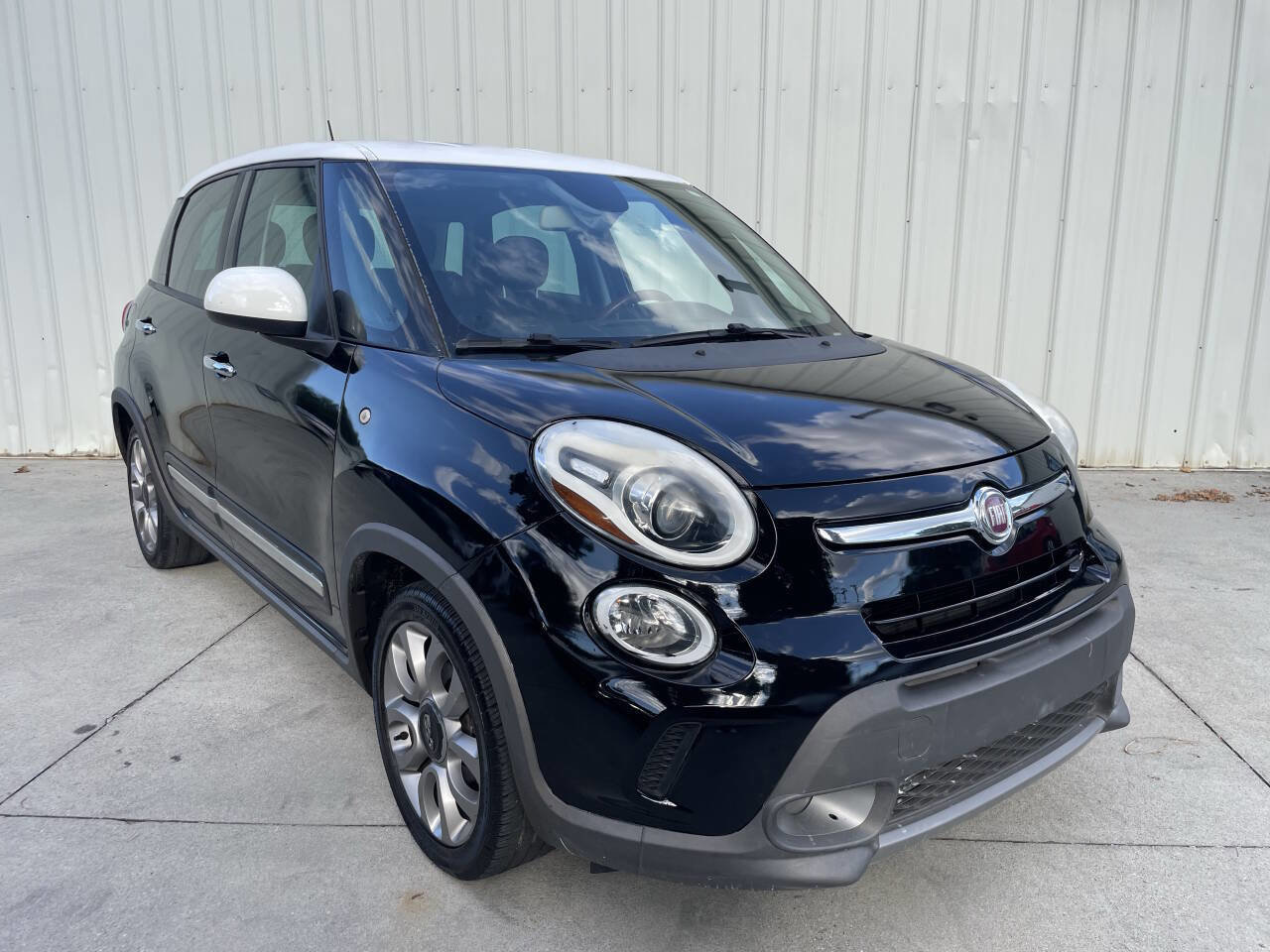 Used 2015 FIAT 500L Trekking image 1