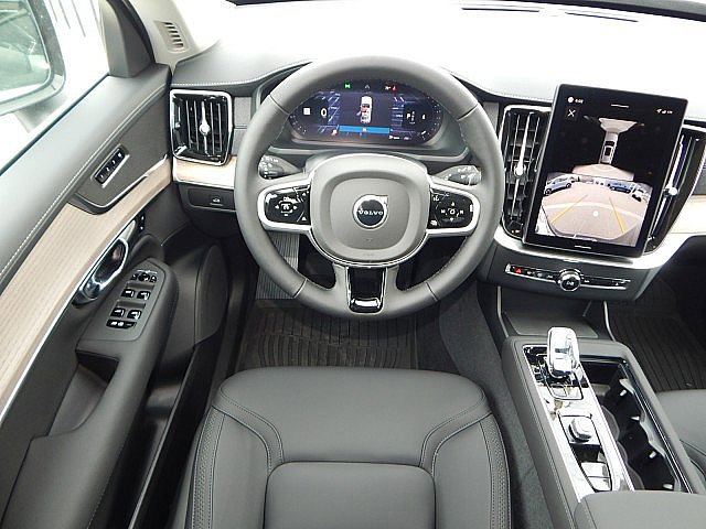 New 2026 Volvo XC90 B6 Plus w/ Protection Package image 5