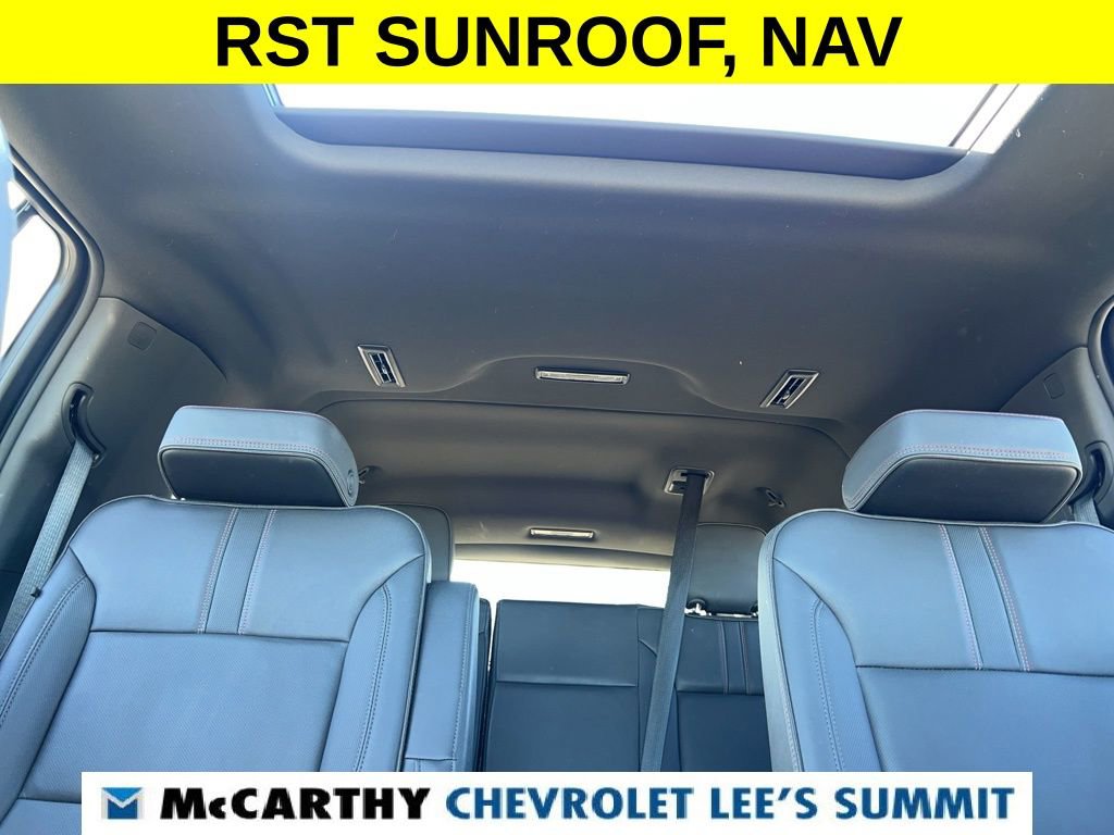 Used 2022 Chevrolet Suburban RST w/ Luxury Package image 27