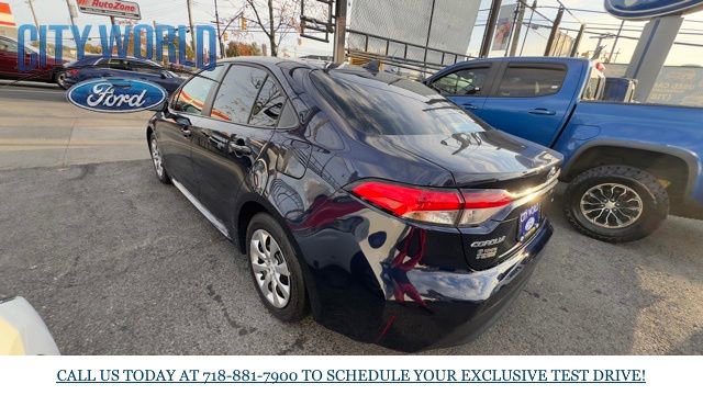 Used 2025 Toyota Corolla LE w/ Convenience Package image 3
