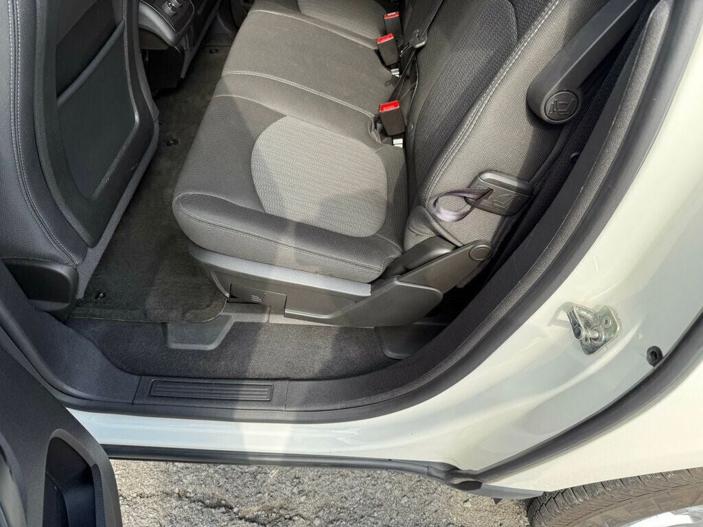 Used 2013 Chevrolet Traverse LT AWD/4WD image 32