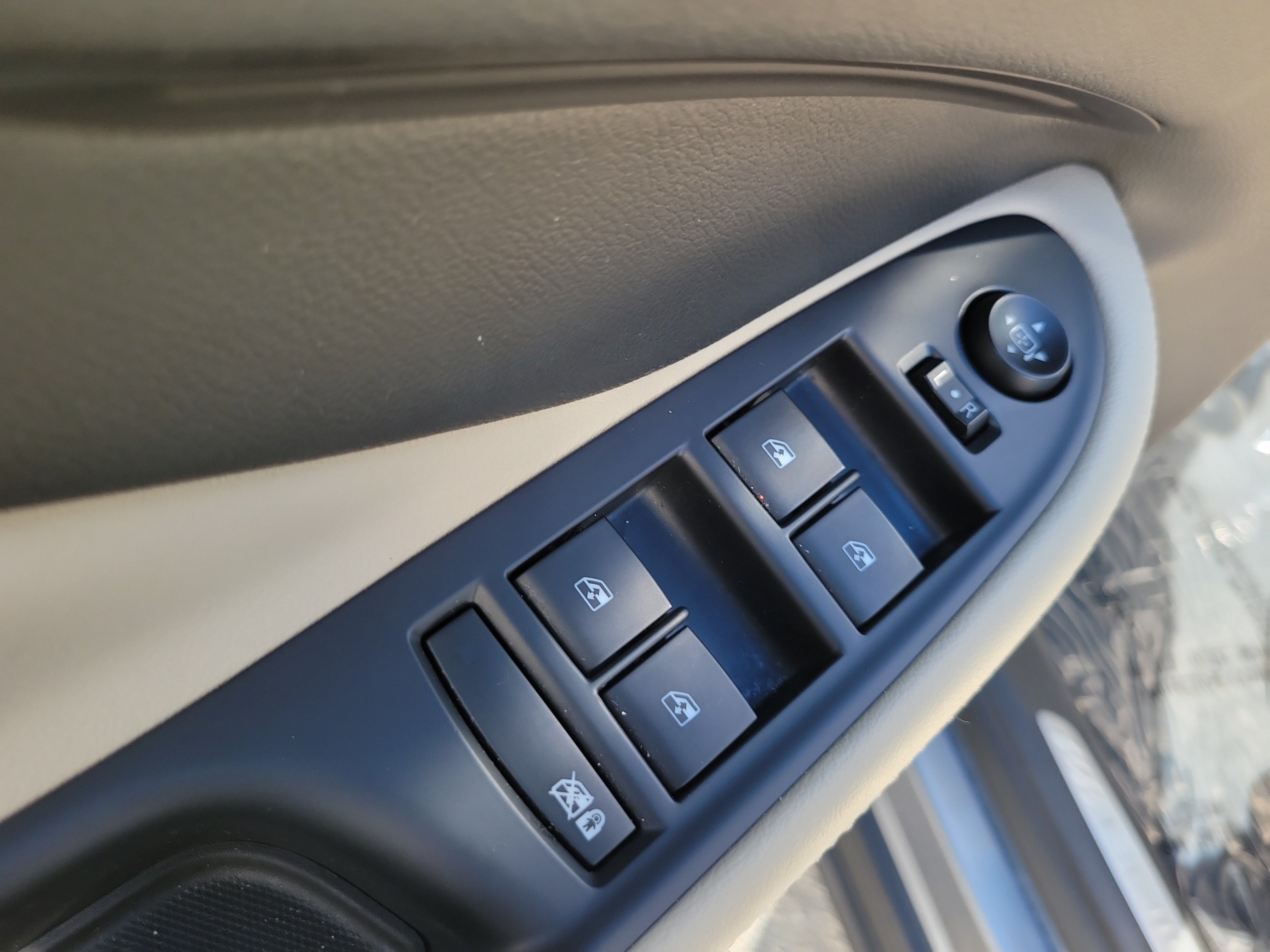 Used 2020 Buick Envision Preferred FWD image 24