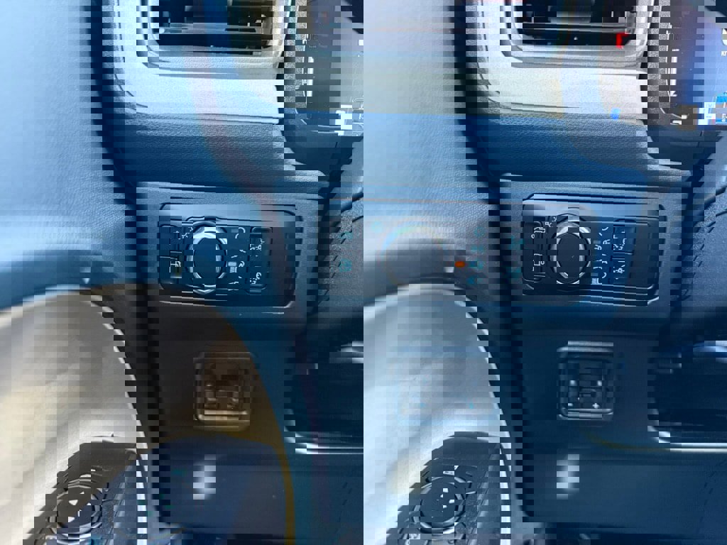 New 2026 Ford Maverick Lariat w/ 4K Tow Package image 27