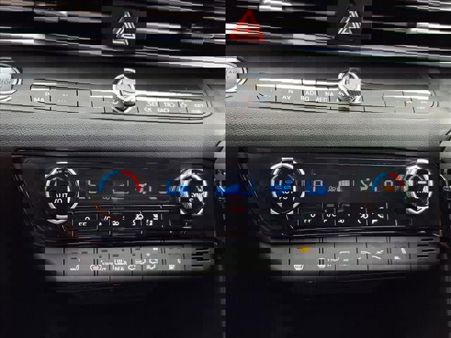 Certified 2025 Hyundai Elantra SEL image 20