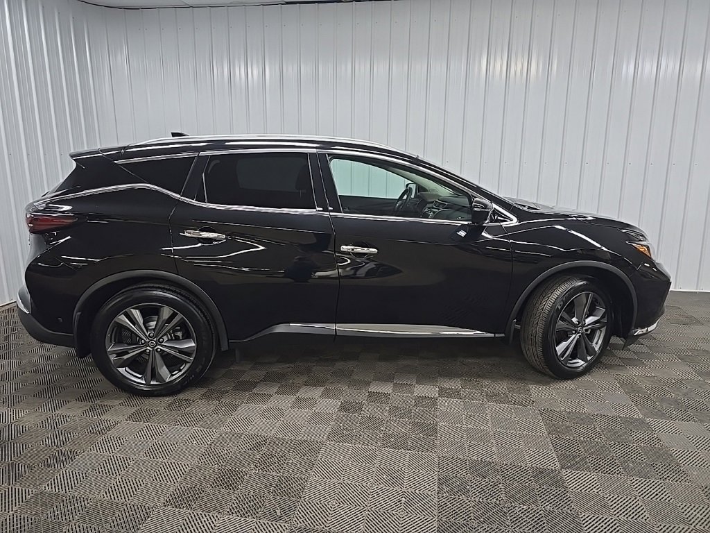 Used 2022 Nissan Murano Platinum w/ Cargo Package image 2