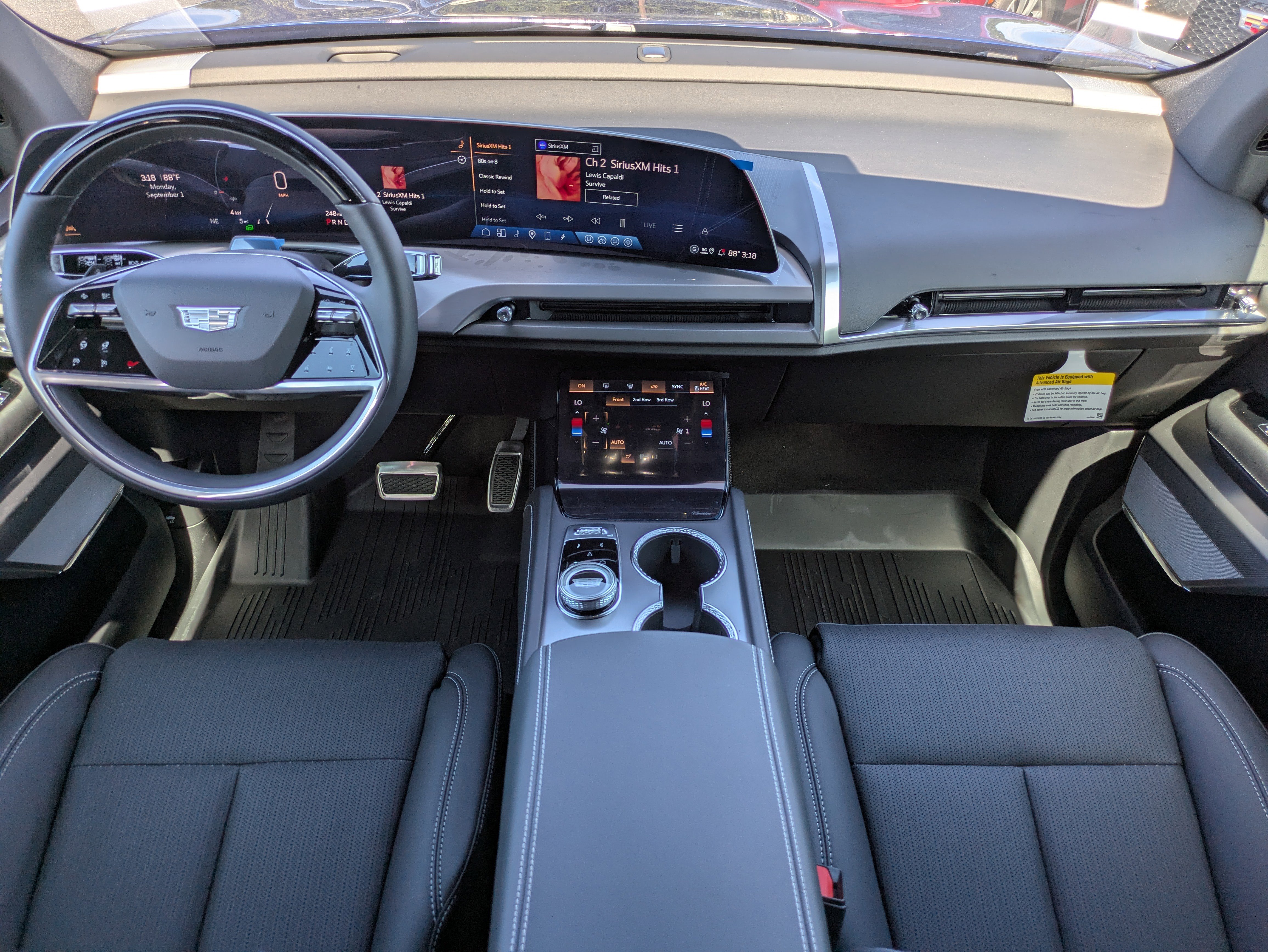 New 2026 Cadillac Vistiq Sport w/ LPO, Floor Liner Package image 10