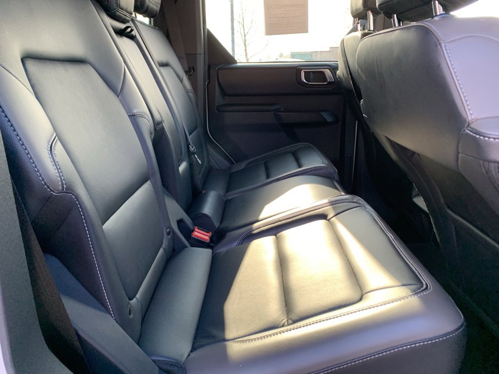 Used 2025 Ford Bronco Outer Banks image 12