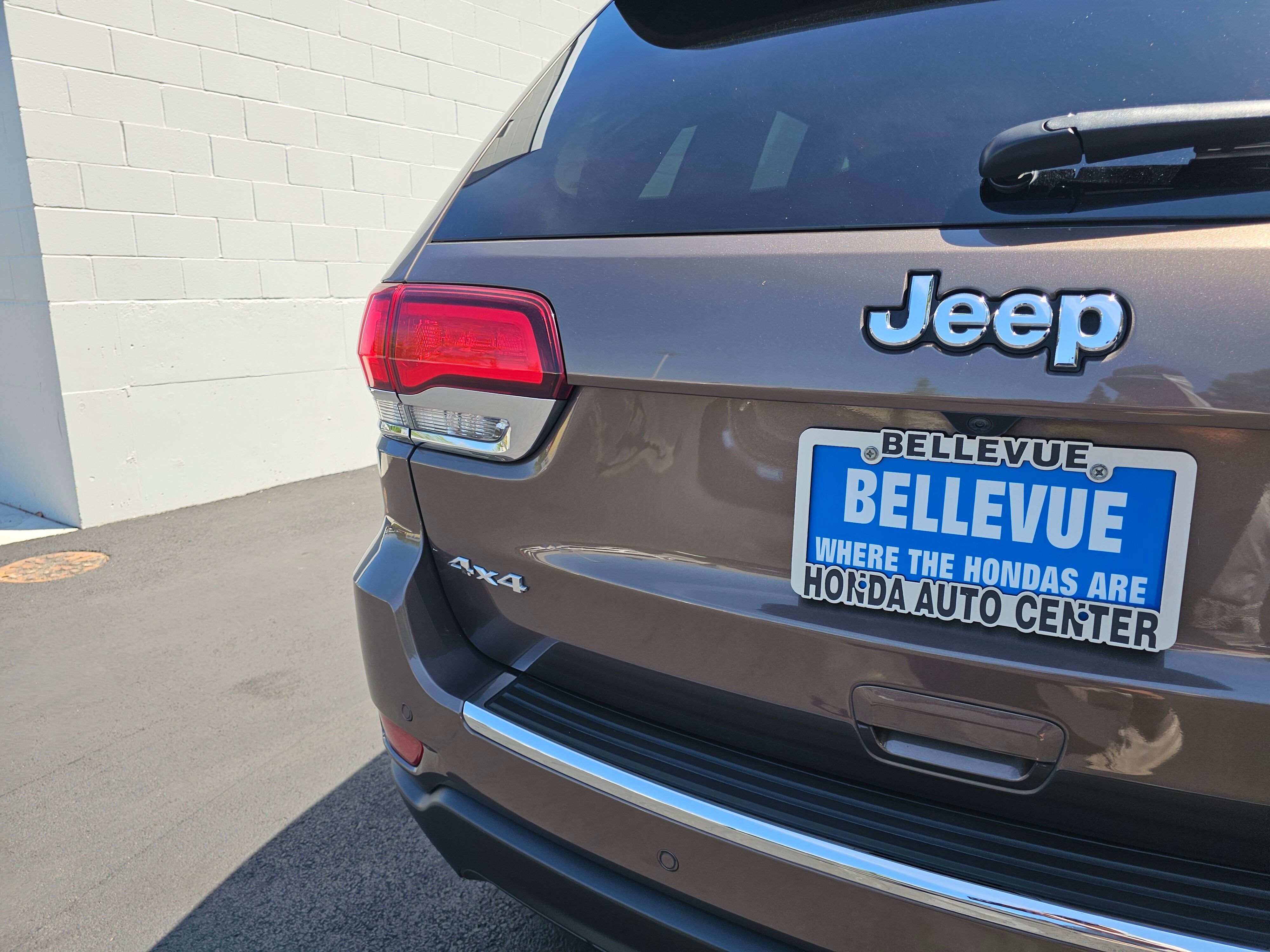 Used 2021 Jeep Grand Cherokee Limited w/ Sun & Sound Group AWD/4WD image 16