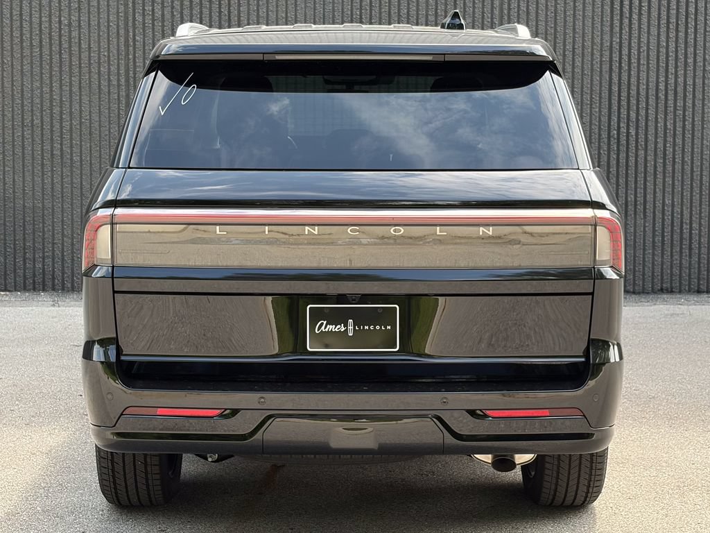 New 2027 Lincoln Navigator Premiere AWD/4WD image 6