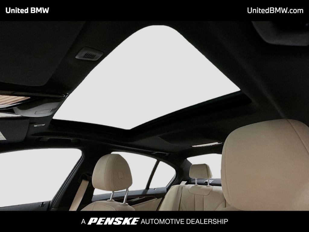 Certified 2023 BMW 530i RWD image 12