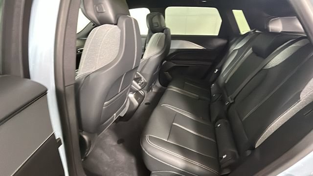 Used 2024 Cadillac Lyriq Tech AWD/4WD image 29
