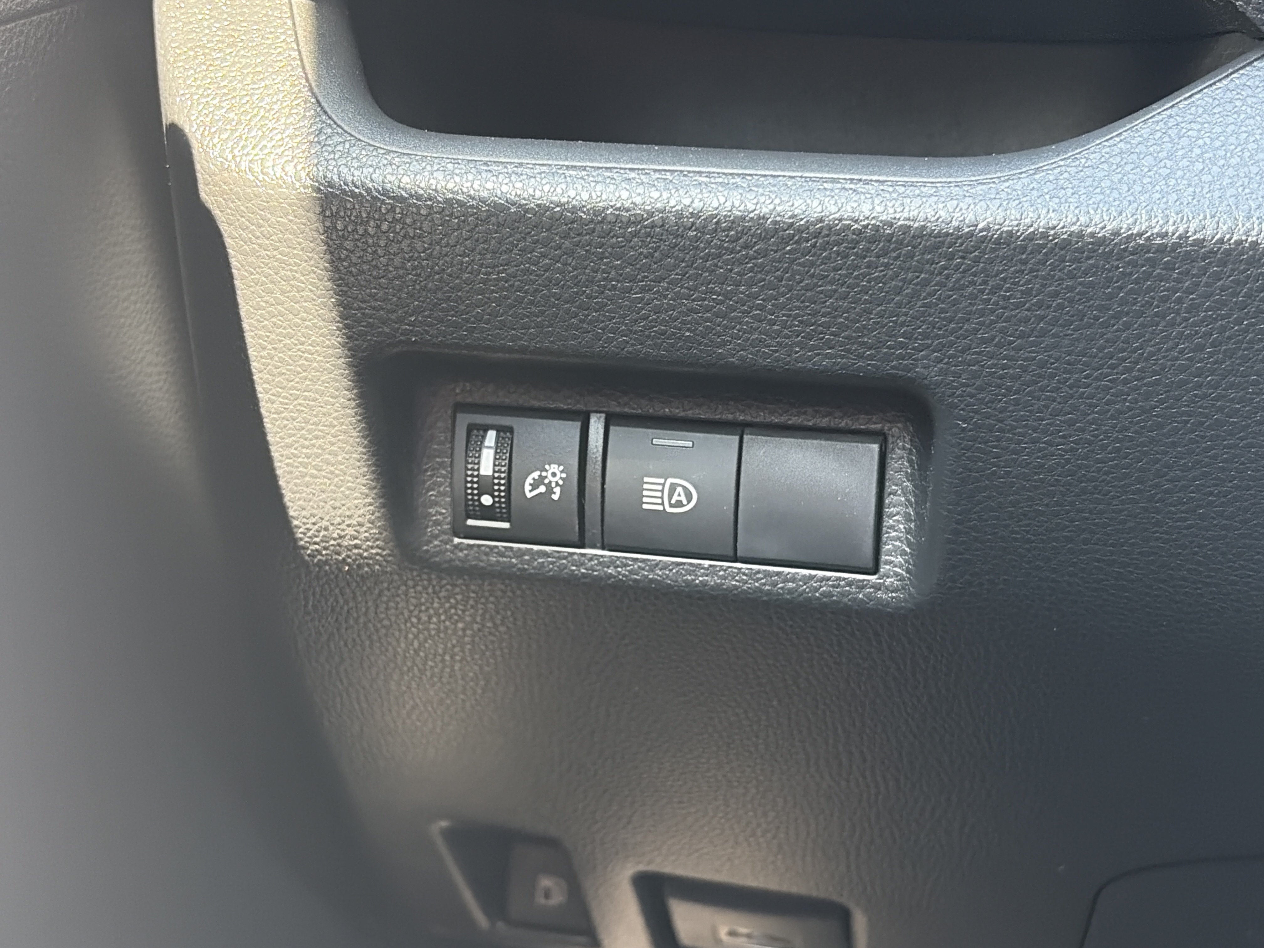 Used 2025 Toyota RAV4 LE AWD/4WD image 26