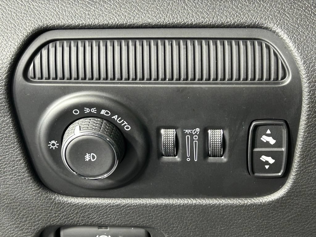 Used 2023 Jeep Wagoneer Series II AWD/4WD image 31