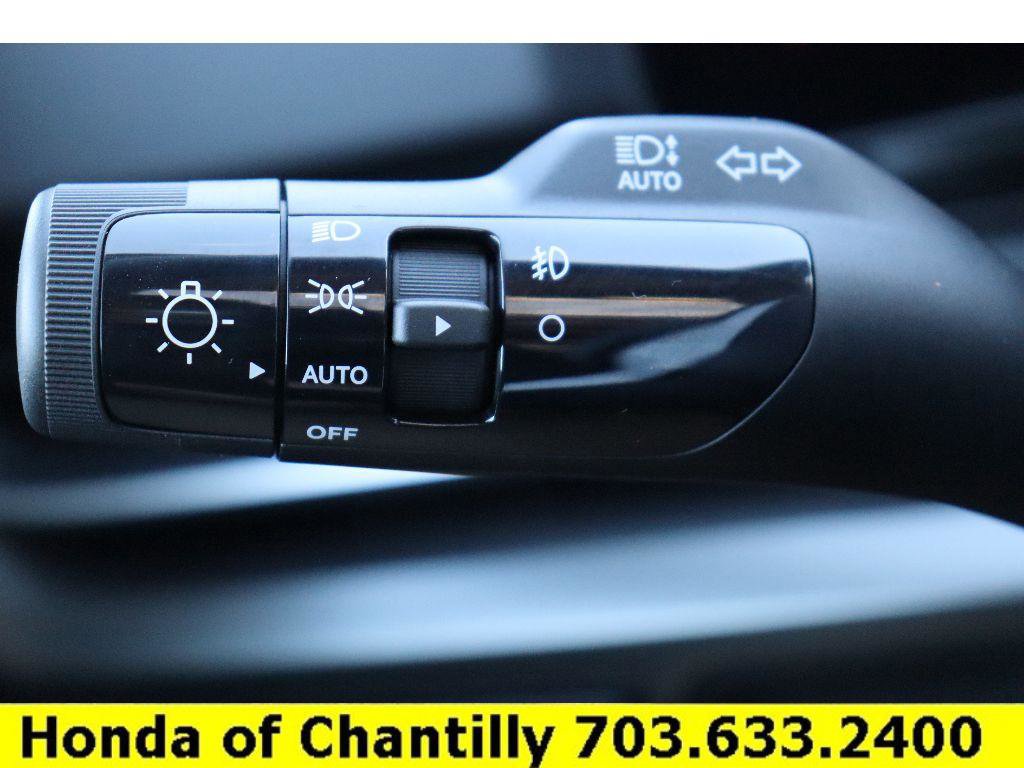 Used 2026 Kia Carnival SX w/ SX Dark Edition Package image 10