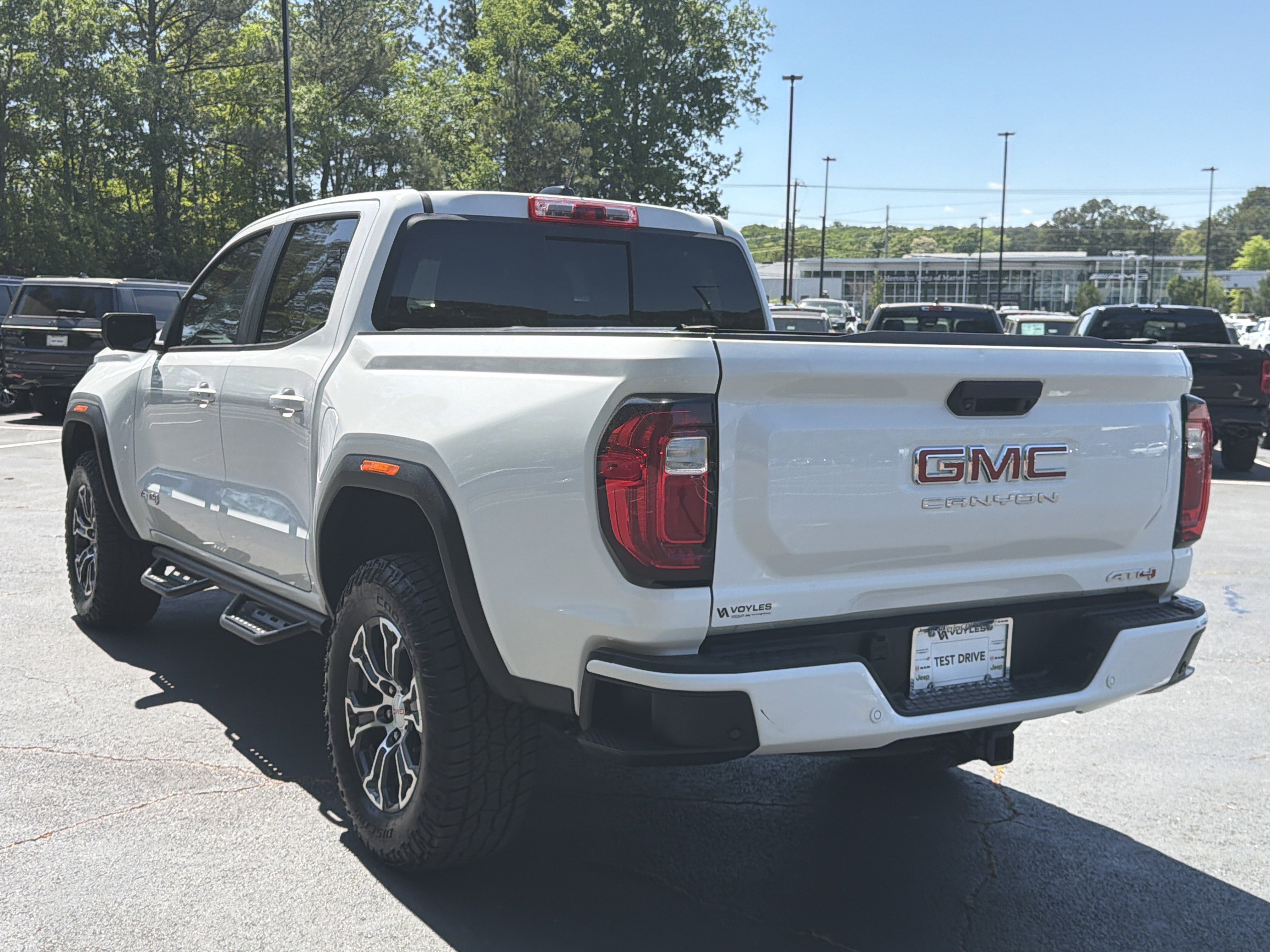 Used 2024 GMC Canyon AT4 w/ Technology Package AWD/4WD image 6