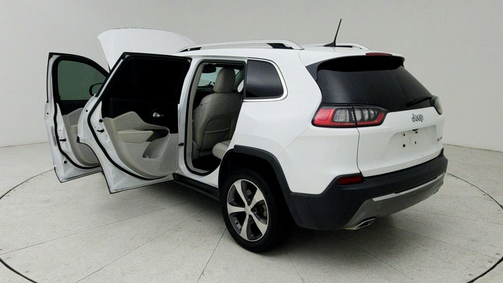 Used 2019 Jeep Cherokee Limited w/ Luxury Group FWD image 12