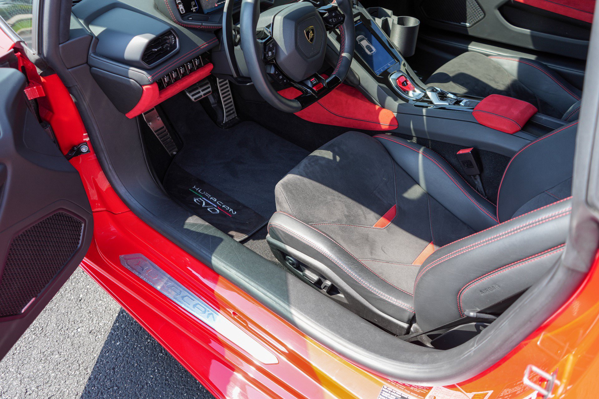 Used 2020 Lamborghini Huracan EVO AWD/4WD image 15