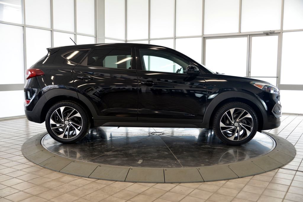 Used 2018 Hyundai Tucson SE w/ Cargo Package FWD image 9