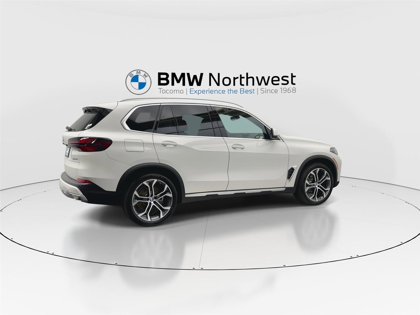 New 2026 BMW X5 xDrive40i w/ Climate Comfort Package AWD/4WD image 4