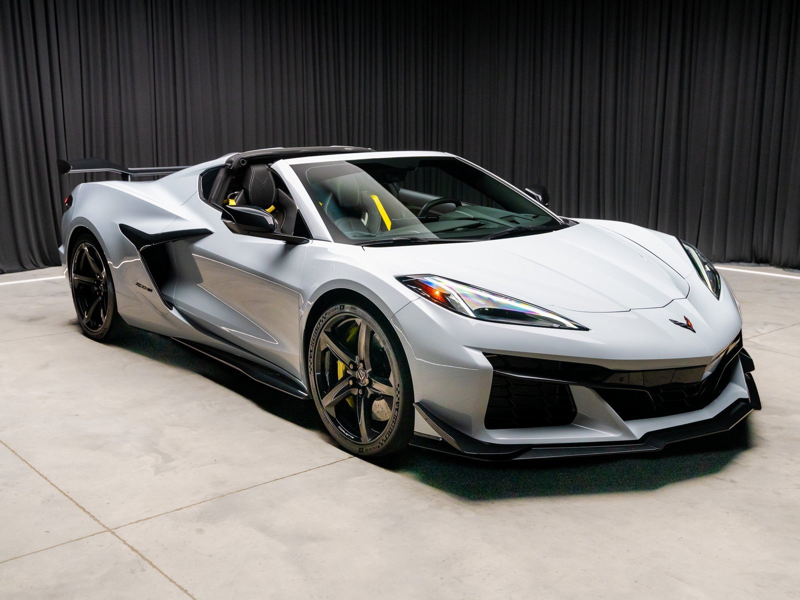 Used 2023 Chevrolet Corvette Z06 w/ Z07 Performance Package image 68
