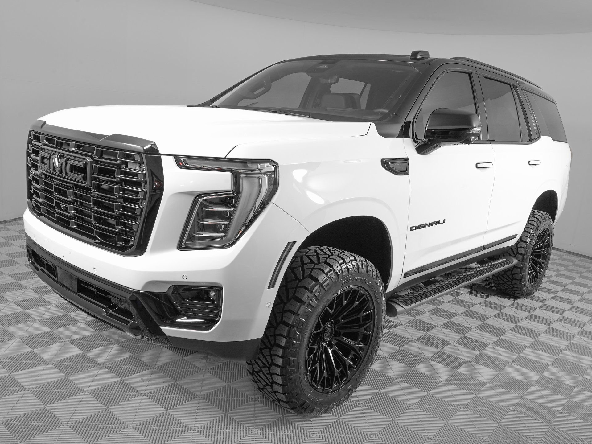 Used 2026 GMC Yukon Denali w/ Advanced Technology Package image 9