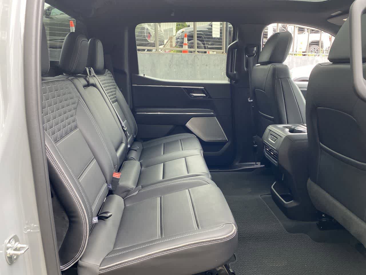 Used 2025 GMC Sierra EV Denali AWD/4WD image 17