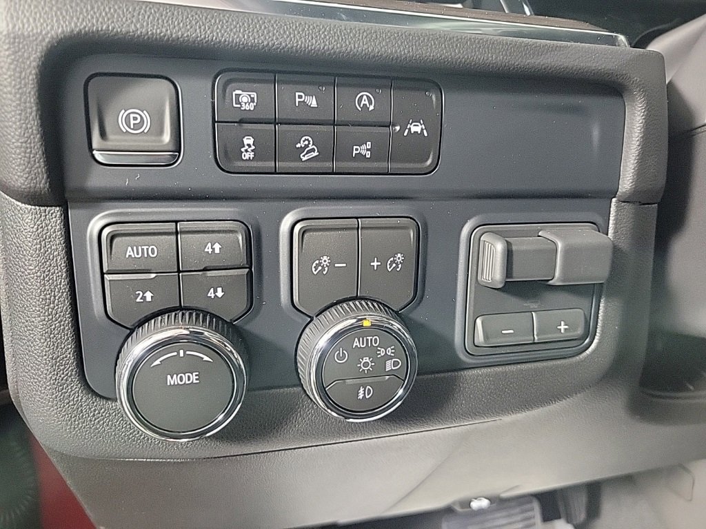 New 2026 Chevrolet Suburban Premier w/ Sun And Tow Package image 20