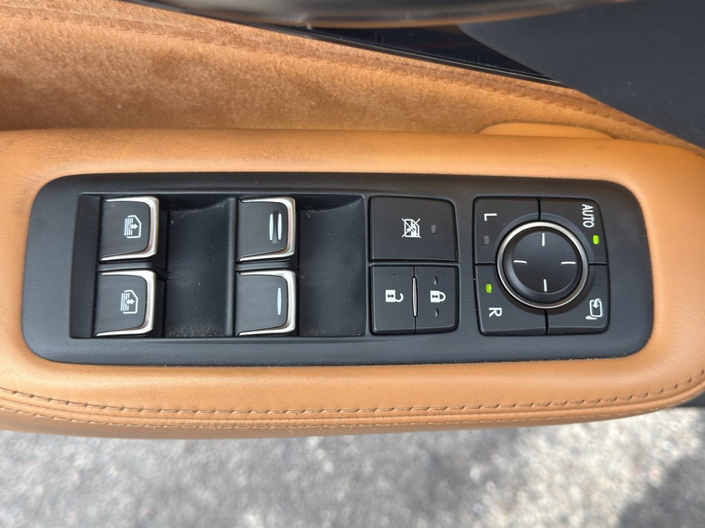 Used 2023 Lexus LS 500 Luxury w/ Luxury Package image 12