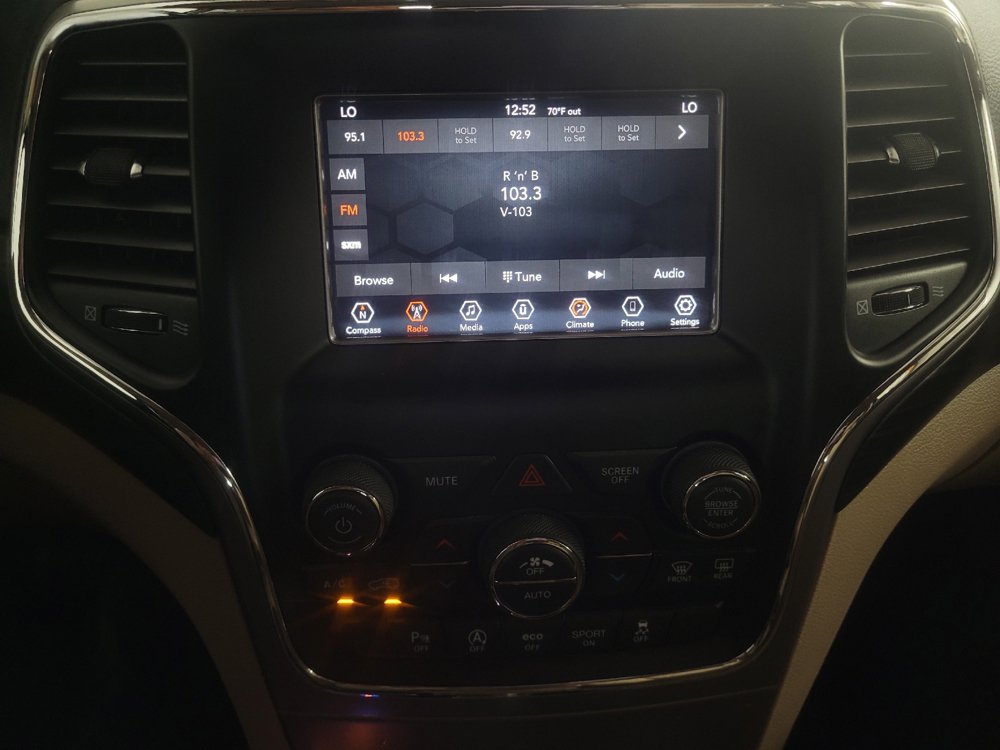 Used 2020 Jeep Grand Cherokee Laredo RWD image 25