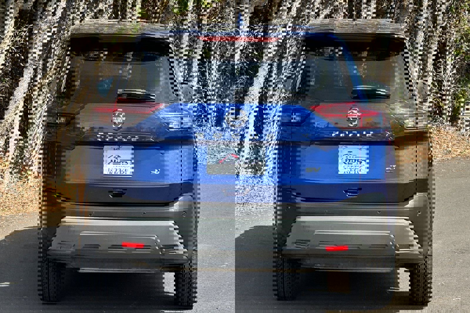 Used 2023 Nissan Rogue SV image 5