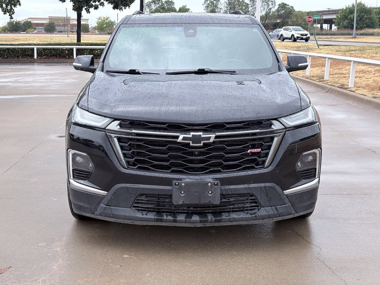 Used 2022 Chevrolet Traverse RS w/ LPO, Floor Liner Package FWD image 2