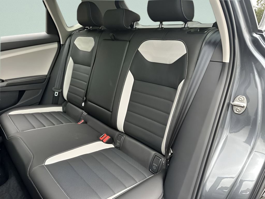 New 2026 Volkswagen Taos SEL image 23