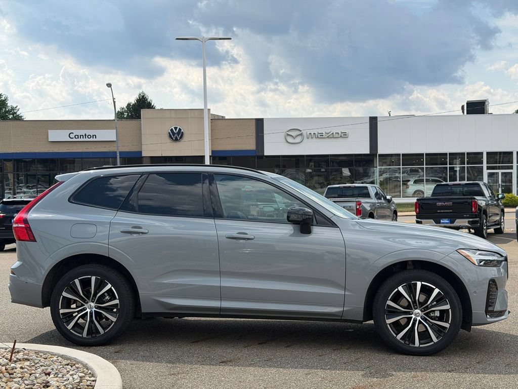 Used 2024 Volvo XC60 B5 Plus w/ Climate Package AWD/4WD image 6