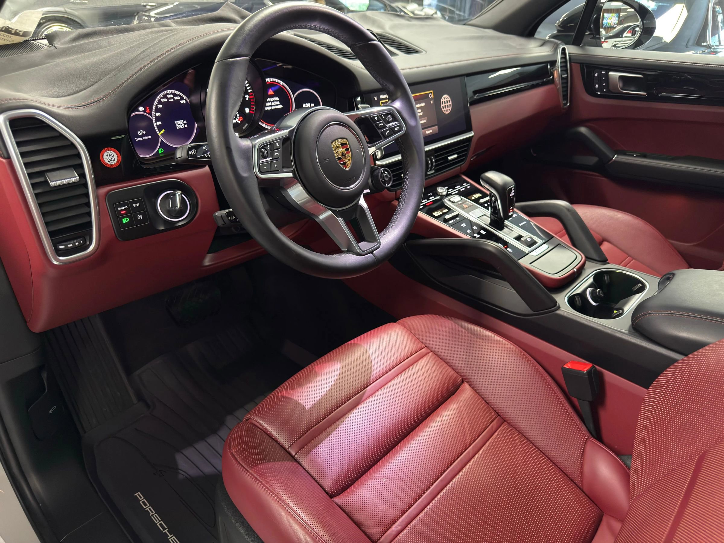 Used 2022 Porsche Cayenne Platinum Edition w/ Premium Package Plus AWD/4WD image 10