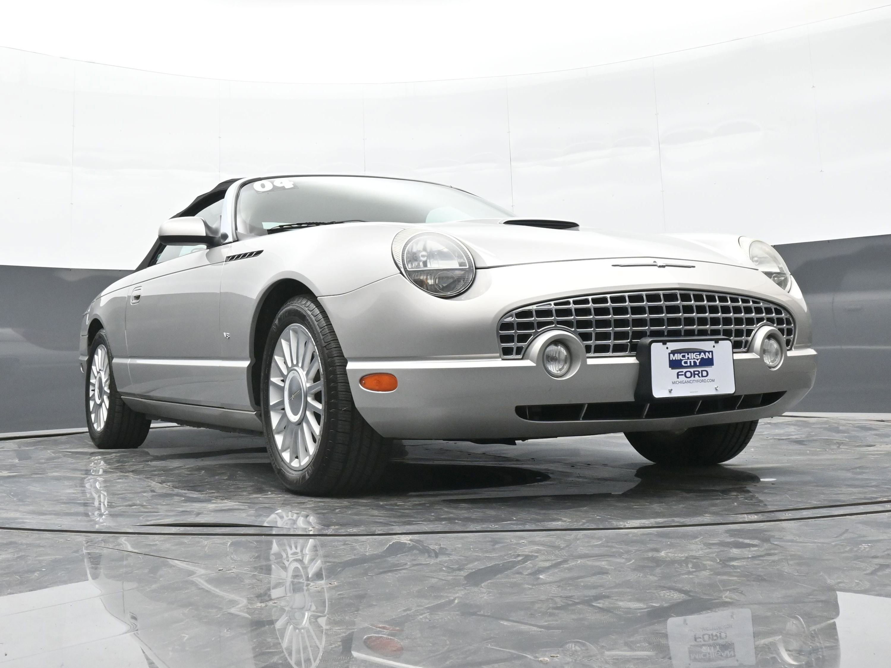 Used 2004 Ford Thunderbird Base image 29